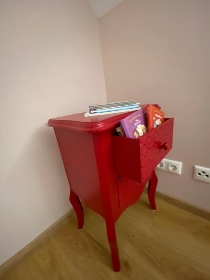Schoene Drei Raumwohnung. Hell,Stilvoll, Gemuetlich. ボルナ エクステリア 写真